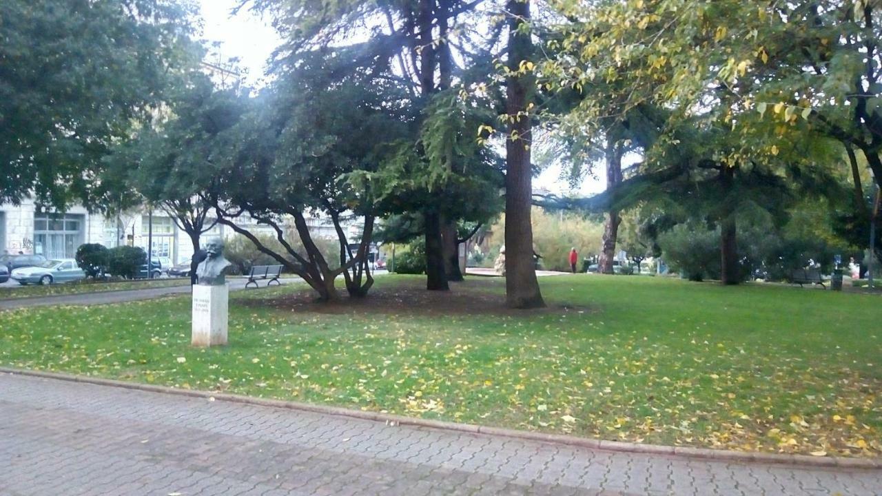 In Center * Pula